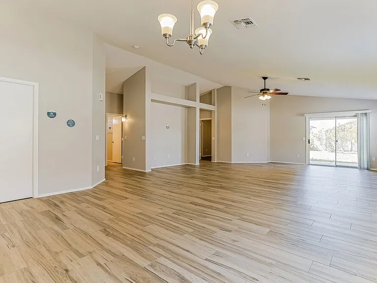 510 N Danyell Dr — Photo 7