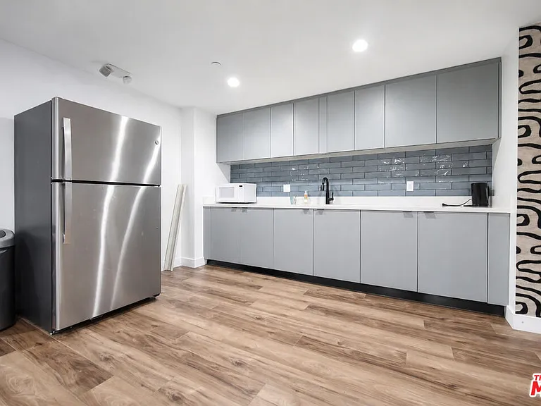 1515 S Holt Ave #204 — Photo 33