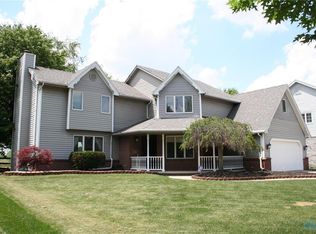 1308 Oaktree Ct, Oregon, OH 43616