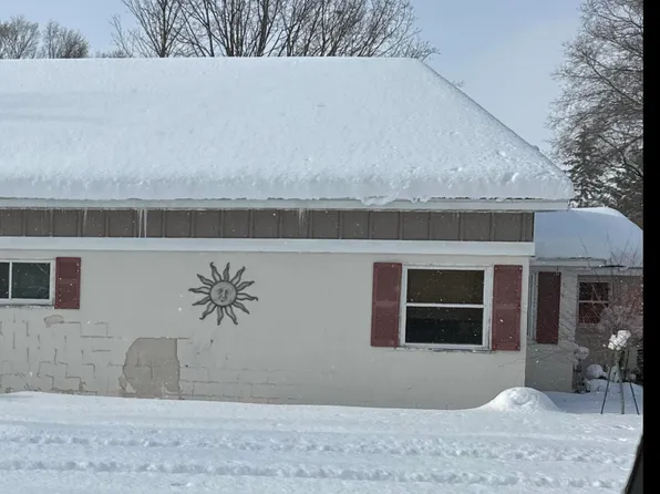 3541 Veterans Dr, Traverse City, MI 49684