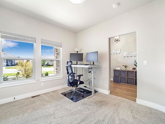 5th image of 2236 Coolwater St
