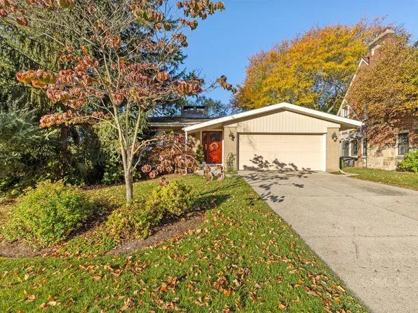 2441 Oakwood Ave NE, Grand Rapids, MI 49505