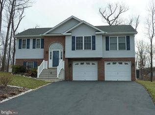 55 Canoe Ct, Inwood, WV 25428
