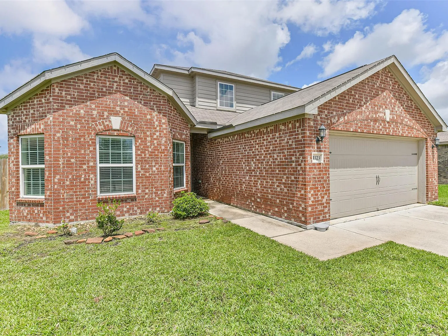 4 bed, 2.5 bath, 2174 sqft, $2,650 — Photo 4