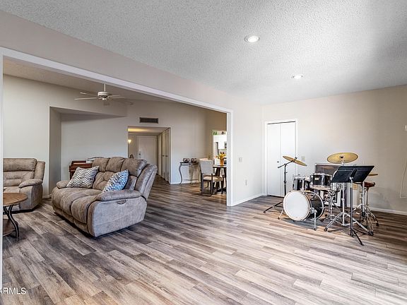 4th image of 10466 W Palmeras Dr