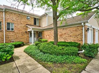 1019 Courtland Dr, Buffalo Grove, IL