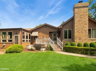 3136 N Schoenbeck Rd, Arlington Heights, IL 60004