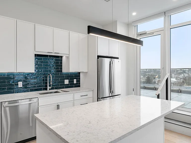 Bank Street Apartments at Burlington Square — Photo 37