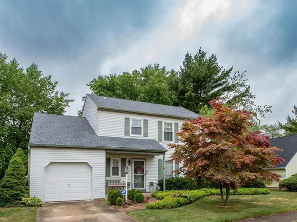 4 Embassy Dr, Cherry Hill, NJ 08002