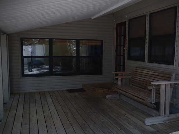 5th image of 101 Berry Ave