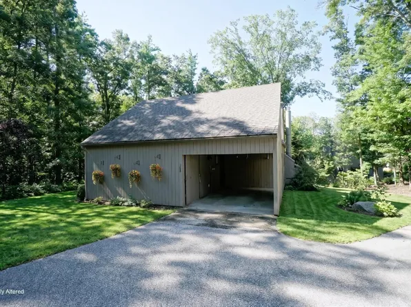 168 Coburn Woods Avenue, Nashua, NH 03063