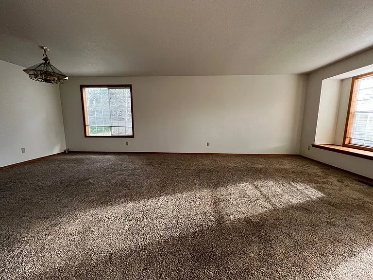 16040 NW Edward Ct — Photo 4