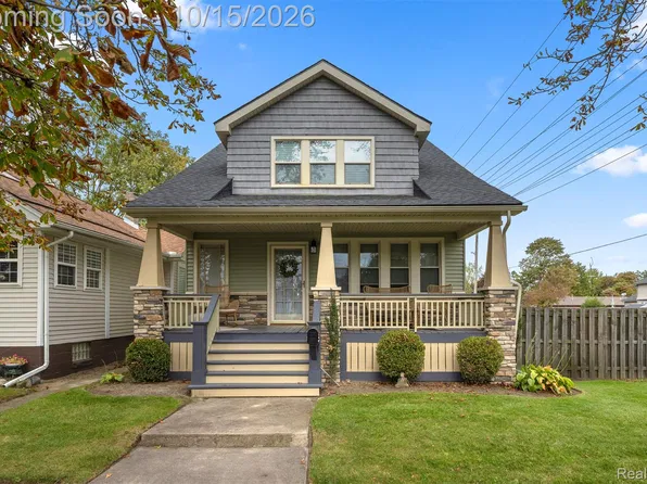 908 Maple St, Wyandotte, MI 48192