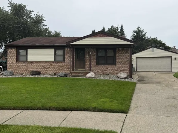 16079 Touraine Dr, Clinton Township, MI 48038