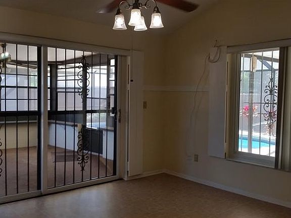 5th image of 803 Valley Hill Ct