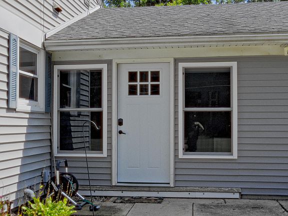 4th image of 15783 Portage Rd