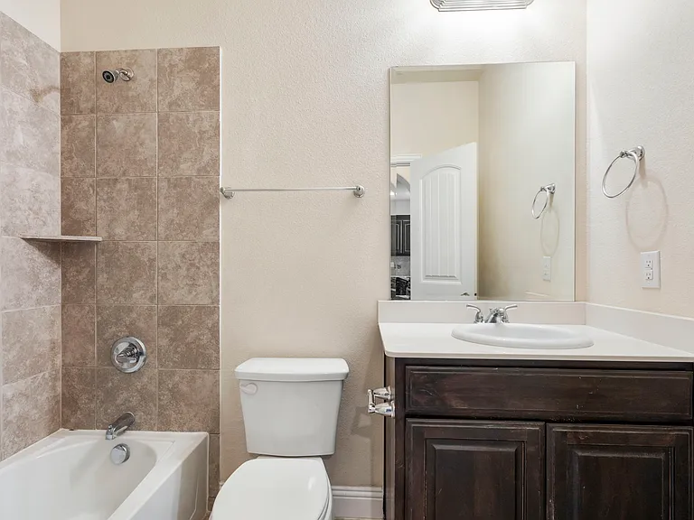 2640 Venice Dr #2 — Photo 25