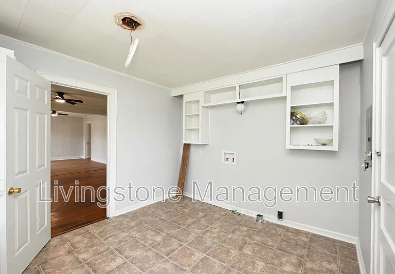 872 W Albert Gallatin Ave — Photo 17