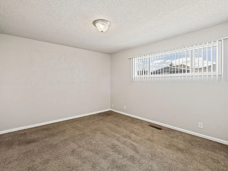 211 N Delaware Ave — Photo 46