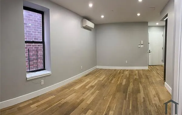 1419 Vyse Ave #3D — Photo 1