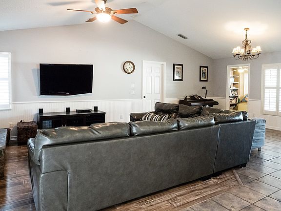 3rd image of 6680 Duck Pond Ln