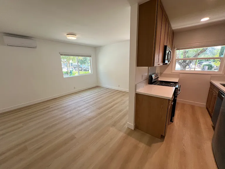 151 N Wilson Ave #2 — Photo 3