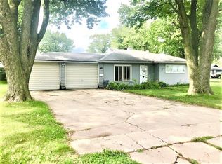 2201 Chestnut Ave, Sterling, IL 61081