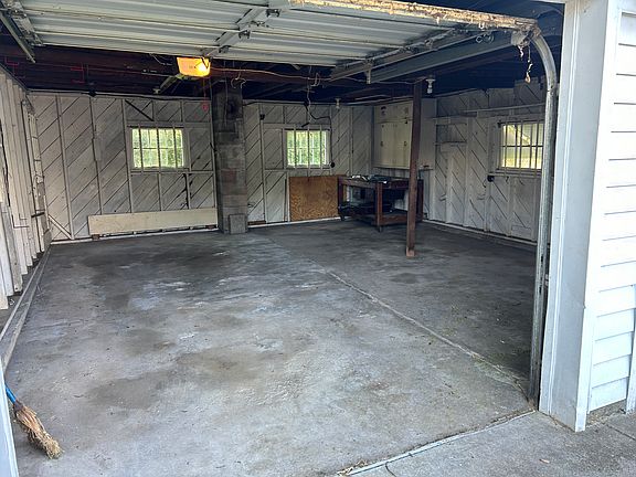 3rd image of 3612 Mesmer Ave