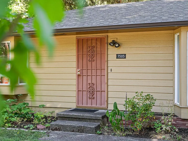 7505 SW Alden St — Photo 3