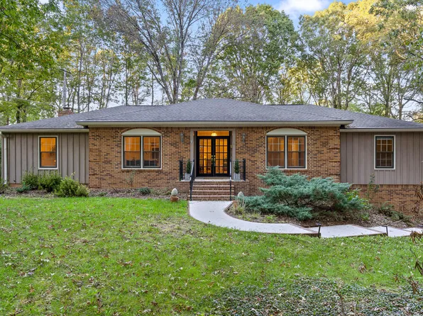2 Carriage Hl, Signal Mountain, TN 37377