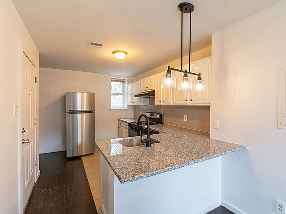 3rd image of 305 N 41st St #2