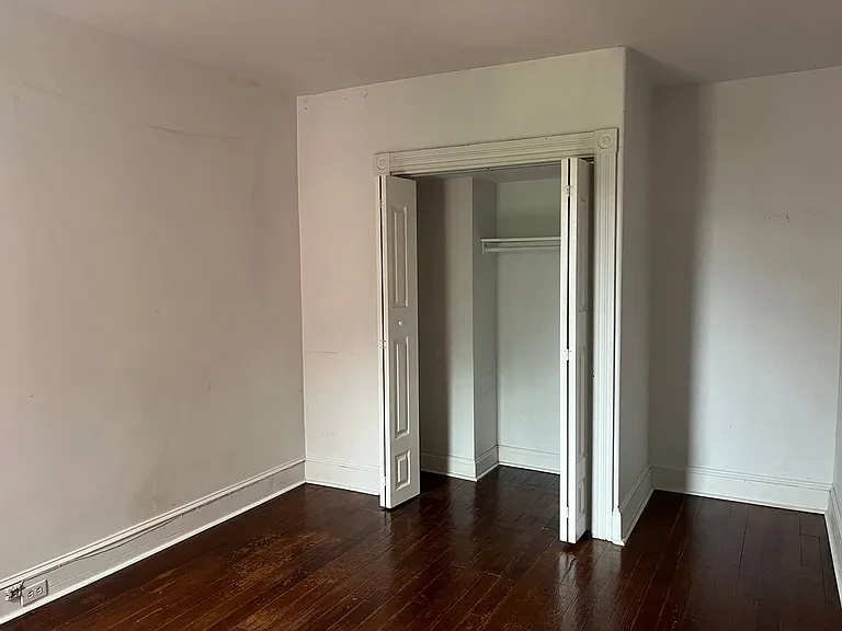 562 W Lemon St — Photo 11