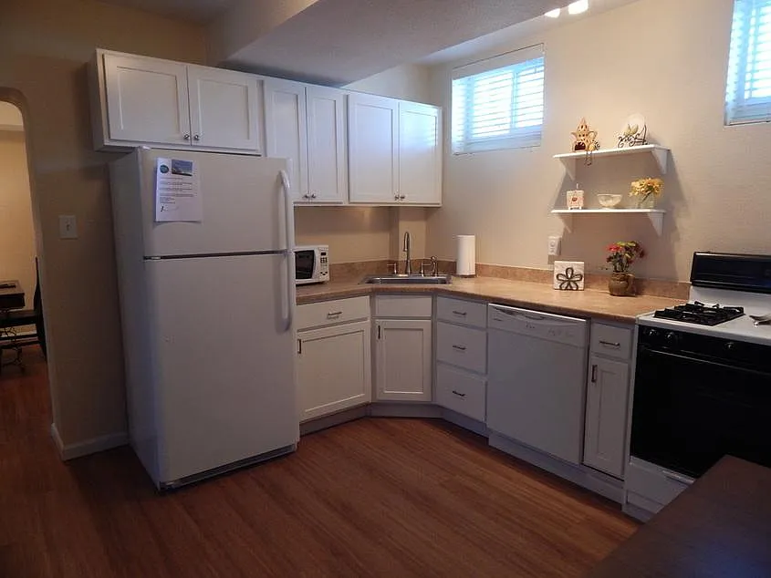 2 bed, 900 sqft, $2,000 — Photo 4