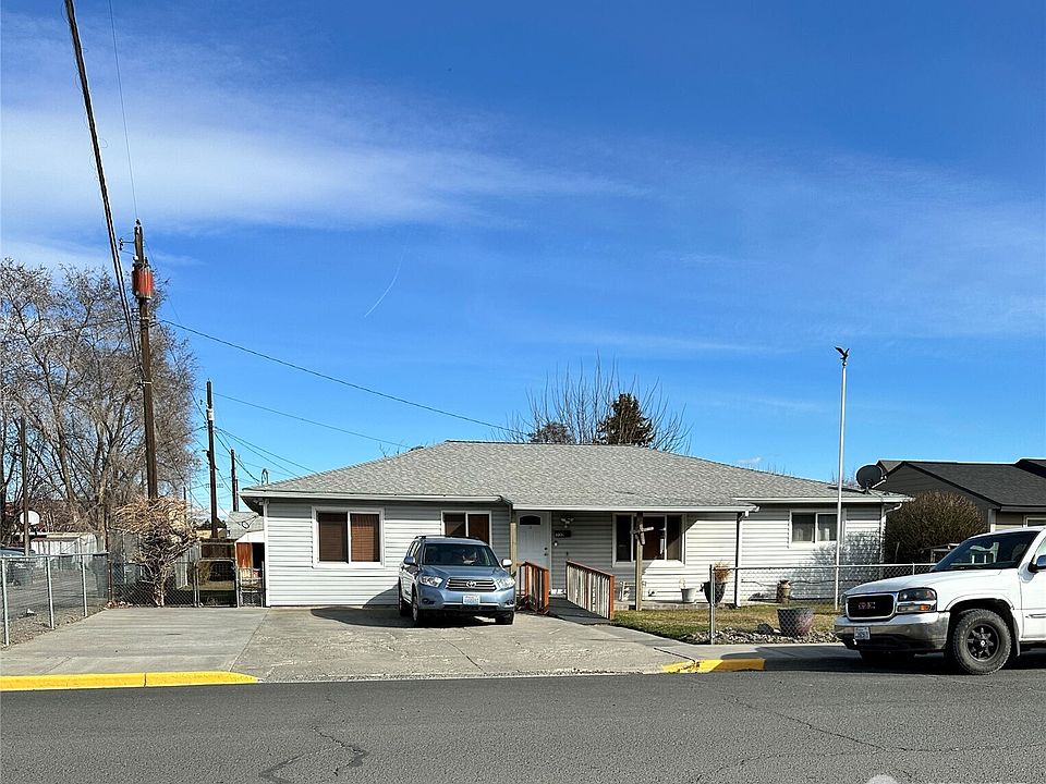 1st image of 222 3rd Avenue SE