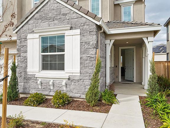 3rd image of 2973 Ironstone Dr