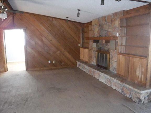 4th image of 507 W Pecan St
