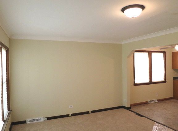 5th image of 6811 S Artesian Ave