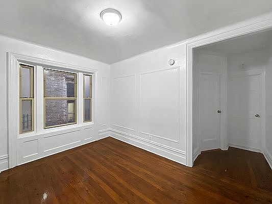 4th image of 5 Saint Nicholas Ter APT 22