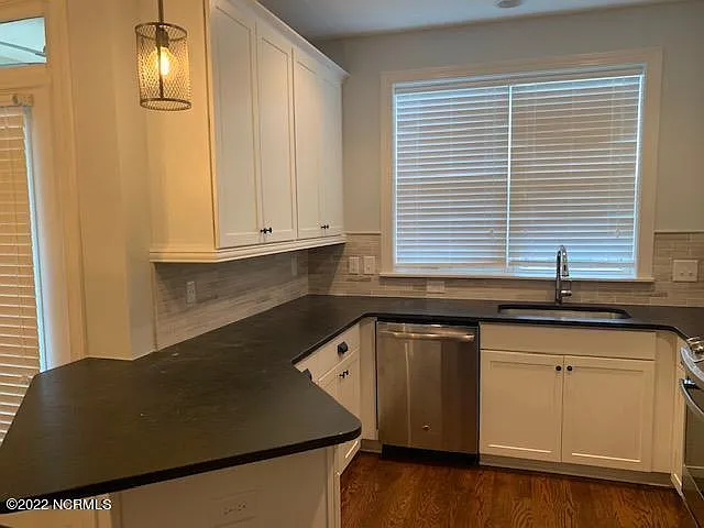 25 Brownstone Ln — Photo 3