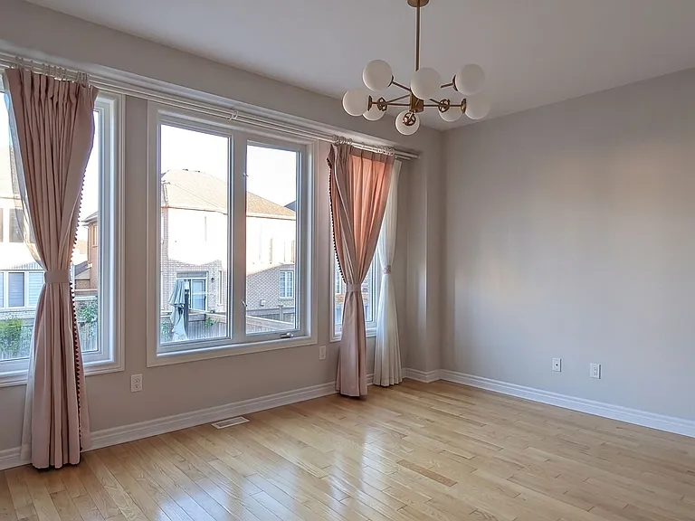 101 Riding Mountain Dr — Photo 3