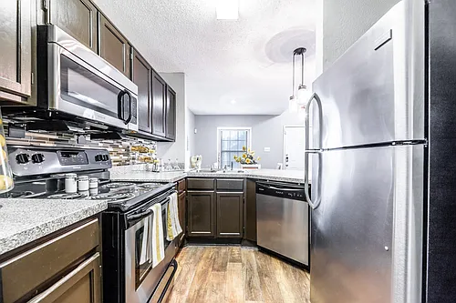 Avalon Villas (LeaseCo) Photo 1