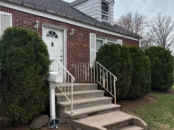 137 Oakland St, Englewood, NJ 07631