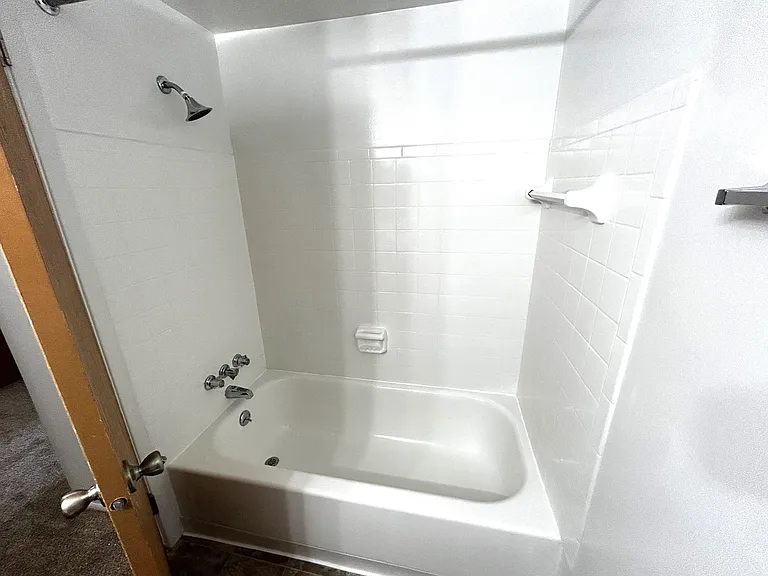Charter Oaks Apartments — Photo 52