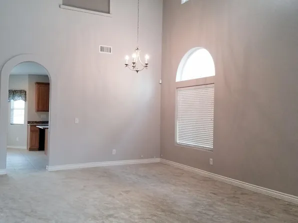 8046 Glimmerglass Ave, Las Vegas, NV 89178
