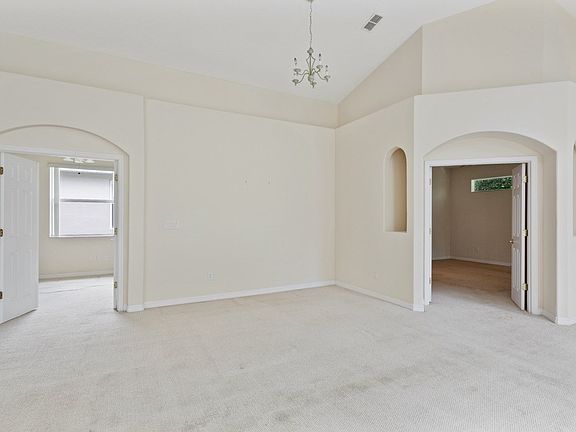 3rd image of 788 Crestwood Dr