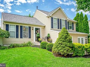 49 Raintree Dr, Sicklerville, NJ 08081