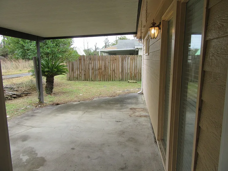 820 Premier Dr — Photo 23