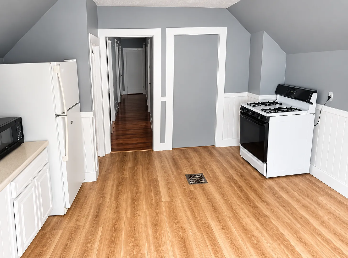 3 bed, $3,000 — Photo 1