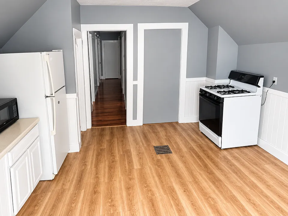 349 Boston Ave #3