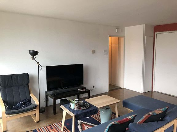 5th image of 525 N Sycamore Ave APT 332